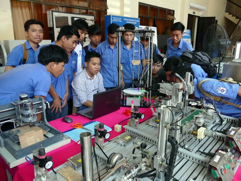 Một giờ thực hành của sinh viên Trường Cao đẳng kỹ thuật Cao Thắng